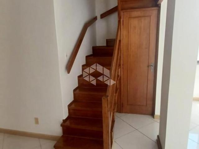 Apartamento duplex com 1 quarto à venda na avenida Lavras no bairro Petrópolis em Porto Alegre / RS