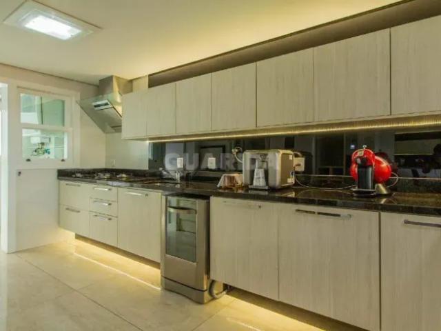 Apartamento duplex de 1 suíte e 2 vagas com churrasqueira no Passo da Areia!