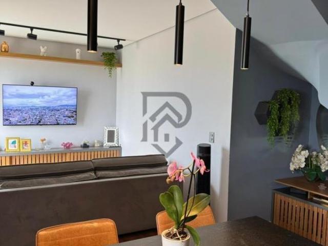 Apartamento Duplex em Paraíso, Reformado
