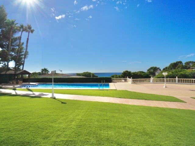 Apartamento dúplex en planta baja con dos dormitorios en pri. 120m² Moraira