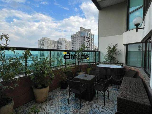 APARTAMENTO DUPLEX MOBILIADO DE 248m² PARA LOCAÇÃO NO CONDOMÍNIO AMÉRICA 2 ALPHAVILLE