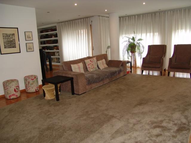 APARTAMENTO DUPLEX N. S. CONCEIÇÃO