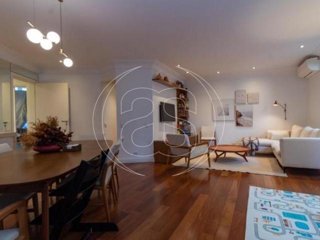 Apartamento Duplex reformado de 144m2 com 3 quartos e 2 vagas, Ao lado da Praça Pereira Coutinho
