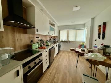 Apartamento Duplex Renovado com Garagem Excelente Localização