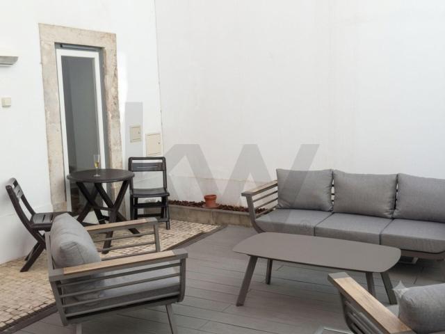 Moradia Duplex T1 com Terraço Privativo na Rua de São Bento 78m² Misericórdia