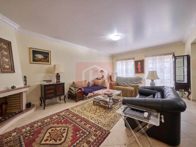 Apartamento duplex T2+3 em São Francisco