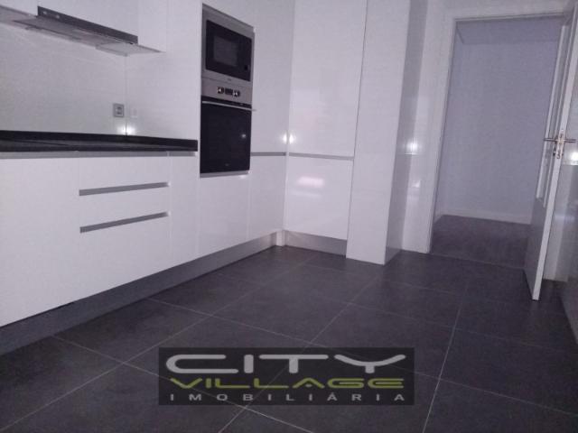 Apartamento Duplex T3+1 A ESTREAR, Zona Pinhal Novo
