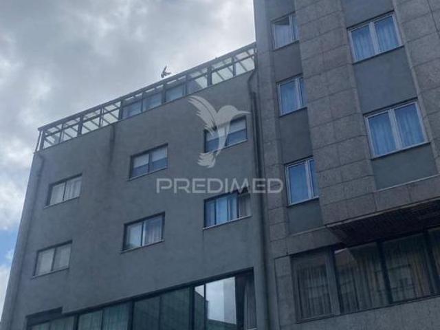 Apartamento duplex t5 junto ao el corte inglês