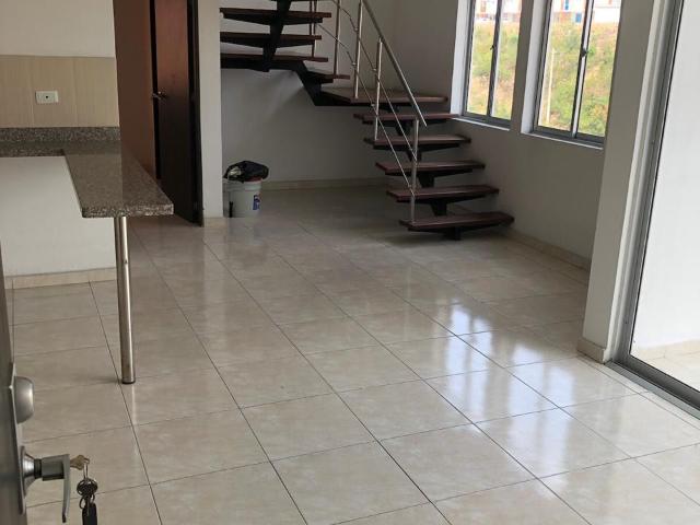 APARTAMENTO EDIFICIO TRAMONTTI, La Floresta, Los Patios