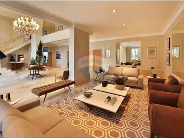 APARTAMENTO EDIFÍCIO CIDADE DE PARIS