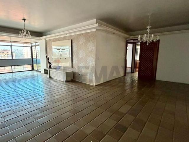 Apartamento Edifício Sarah locação 170m 3 suítes Papicu