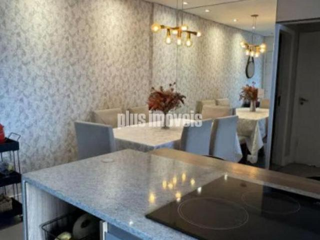 Apartamento em Vila das Mercês com 74m²
