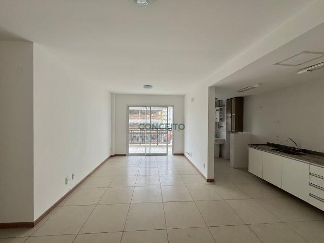 Apartamento em Abraão, Florianópolis/SC de 104m² 3 quartos para locação R$ 5.310,00/mes