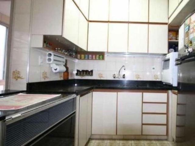 Apartamento em Avenida Presidente Wilson José Menino Santos/SP