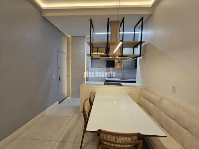 Apartamento em Cambuci com 65m²