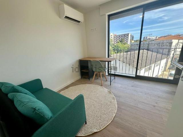 Apartamento em Candal Regadas, Santa Marinha