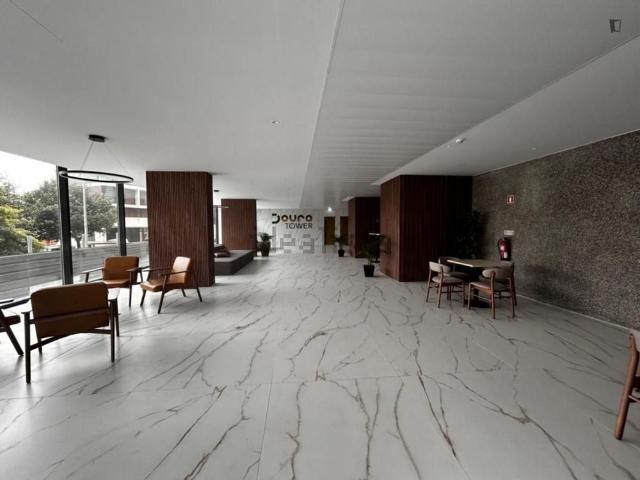 Apartamento em Candal Regadas, Santa Marinha