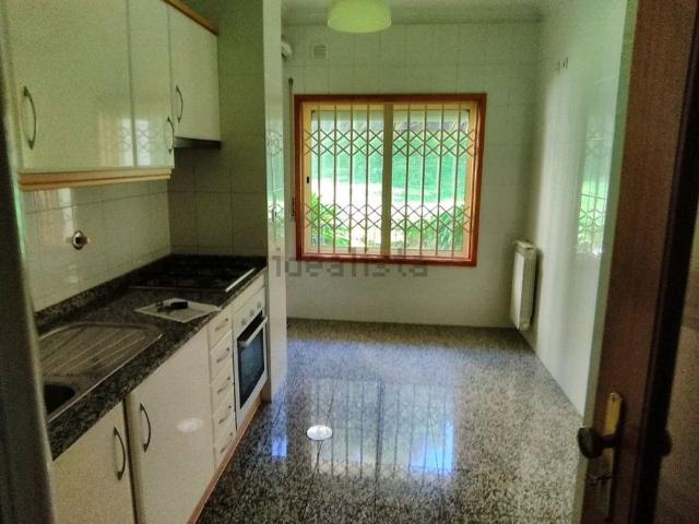 Apartamento em Candal Regadas, Santa Marinha