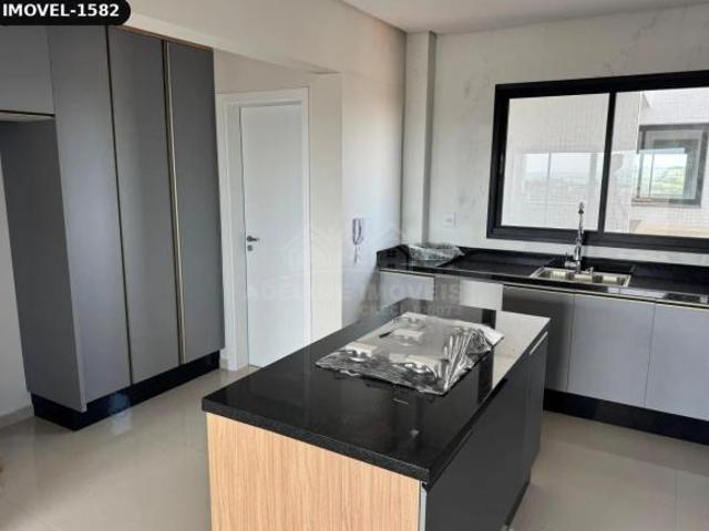 Apartamento em Centro Civico, Carambeí
