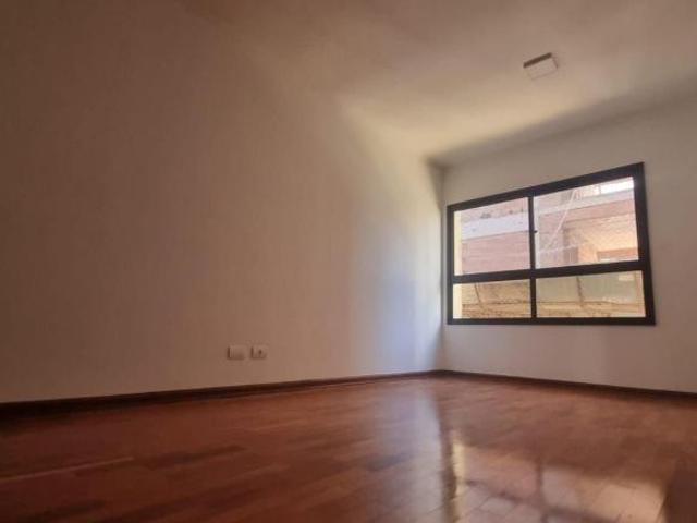 Apartamento a venda no centro de Poços de Caldas