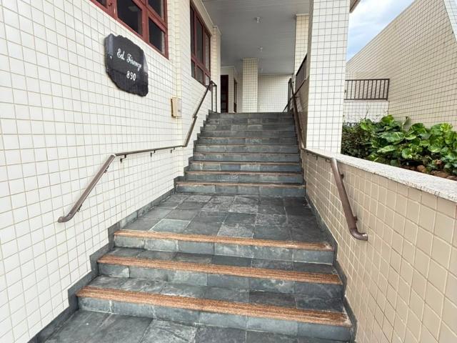 Apartamento em condomínio beira mar