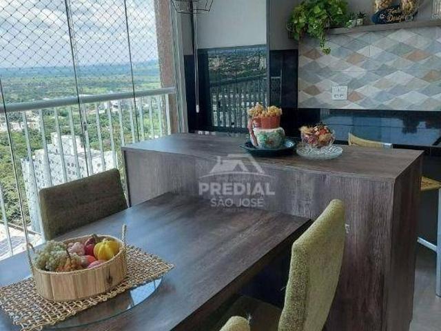 Apartamento em Condomínio Clube com vista livre