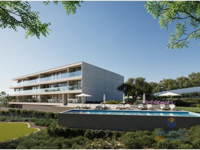 Apartamento em condomínio com piscina junto à praia da Gralh. 104m² São Martinho Do Porto