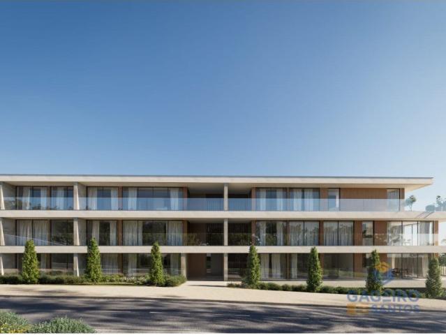 Apartamento em condomínio com piscina junto à praia da Gralh. 110m² São Martinho Do Porto