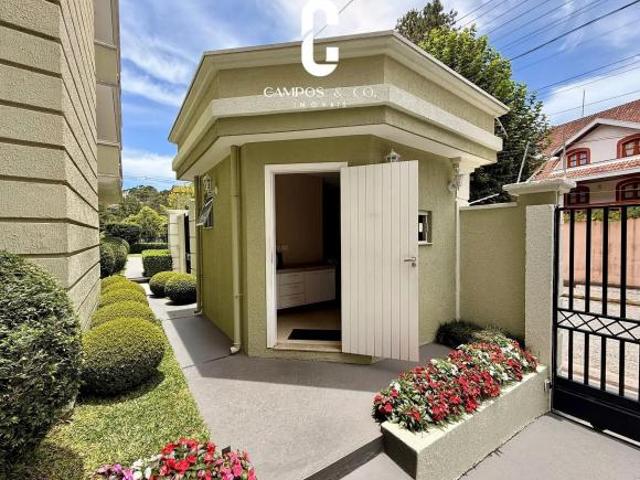 Apartamento em condomínio Icônico, Vila Capivari, Campos do Jordão, SP