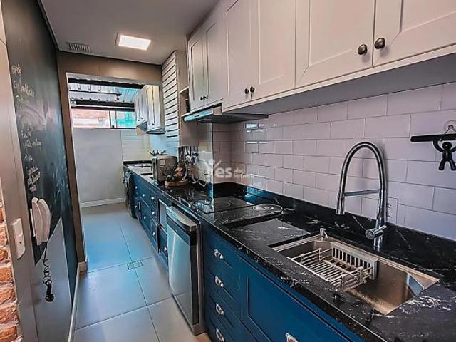 Apartamento em condomínio, 110m², 02 dormitórios, 02 vagas, com planejados, Sant