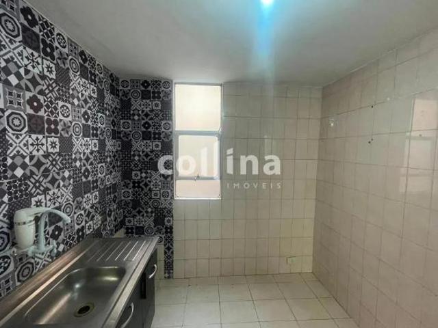 Apartamento em Conjunto Habitacional Presidente Castelo Branco, Carapicuíba/SP de 52m² 2 quartos à v