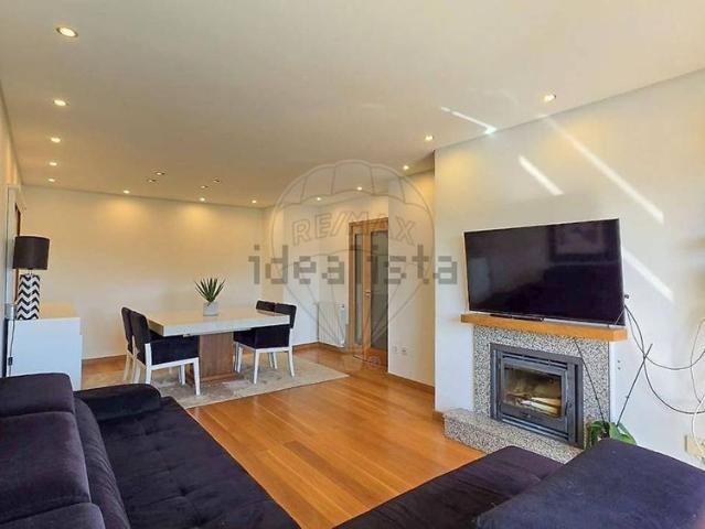 Apartamento em Coimbrões, Santa Marinha