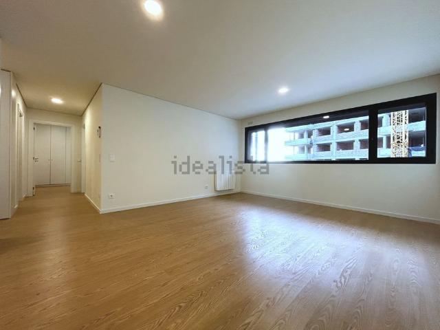 Apartamento em Coimbrões, Santa Marinha