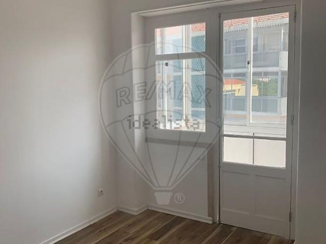 Apartamento em Estrada de Benfica, São Domingos de Benfica