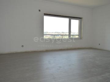 Apartamento em excelente localização na zona alta de Torres Novas
