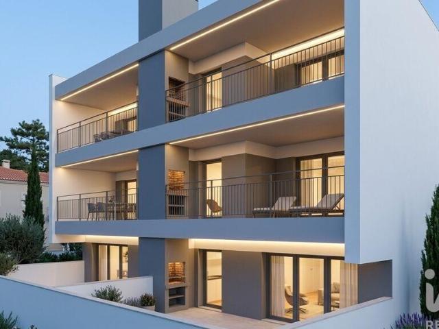 Apartamento em Fernão Ferro de 86,00 m²