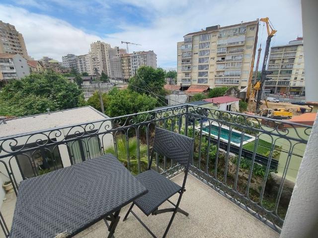 Apartamento em General Torres, Santa Marinha