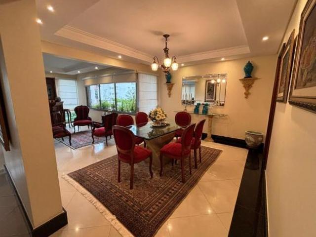 Apartamento em Indianópolis com 230 m²!