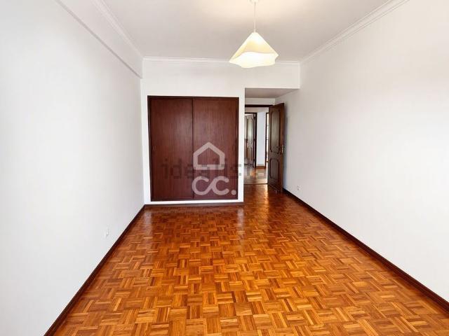 Apartamento em Infantado, Loures