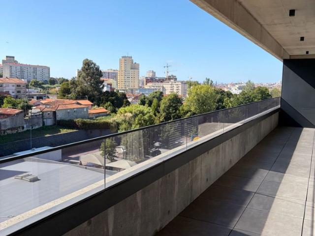 Apartamento em Liceu Paço do Rei, Mafamude