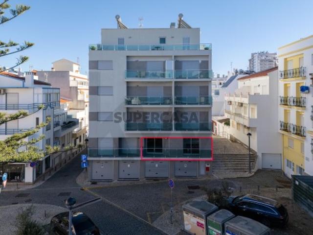 Apartamento em Monte Gordo junto à praia com 3 quartos funcionais Prédio recente