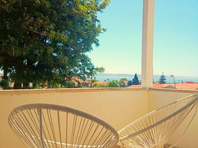 Apartamento T3 em Oeiras e São Julião da Barra, Paço de Arcos e Caxias de 97 m²