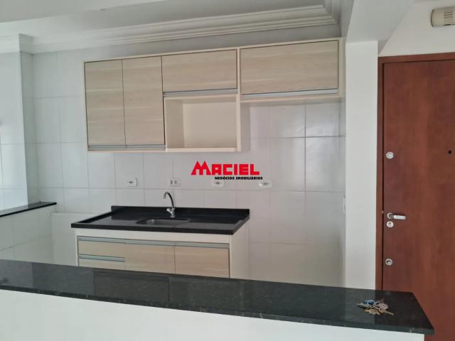 Apartamento em ótima localização, perto de comércios, shopping e a 5 minutos da Dutra