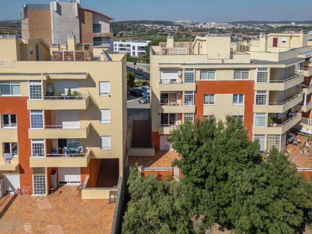 Apartamento em Paço de Arcos, Oeiras — para arrendamento