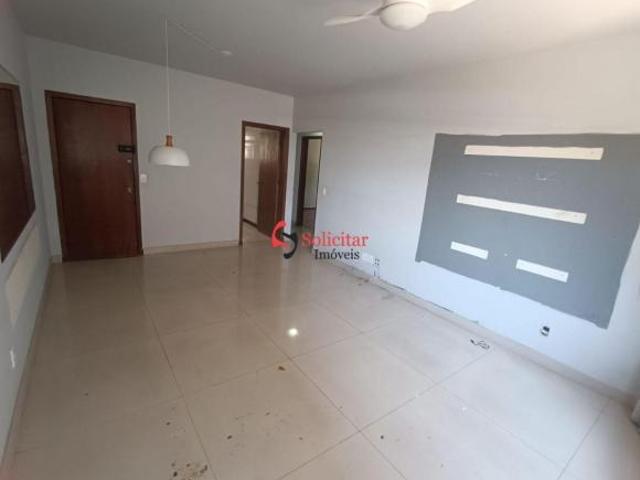 Apartamento em prédio com elevador perto da Drogaria Araújo e MC Donalds no bairro Silveira