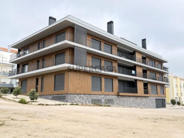 Apartamento em prédio perto da praia, no centro de Santa Cruz