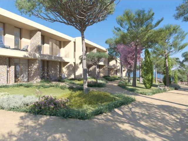 Apartamento em Resort de Golf junto à praia e à Lagoa de Óbi. 150m² Vau