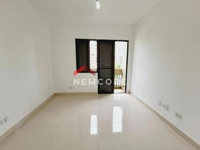 Apartamento em Rua Azevedo Sodré Gonzaga Santos/SP