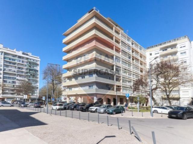 Apartamento T8 em São Domingos de Benfica