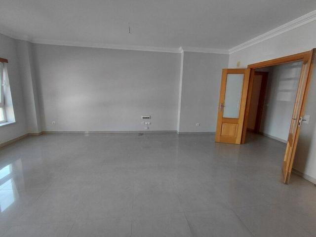 Apartamento em Santo Onofre e Serra do Bouro